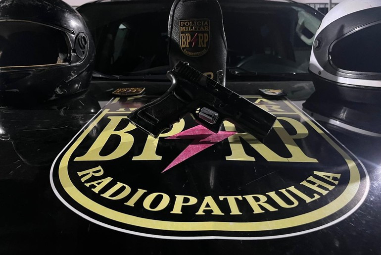 PM prende dois suspeitos e apreende simulacro em mata de Aracaju