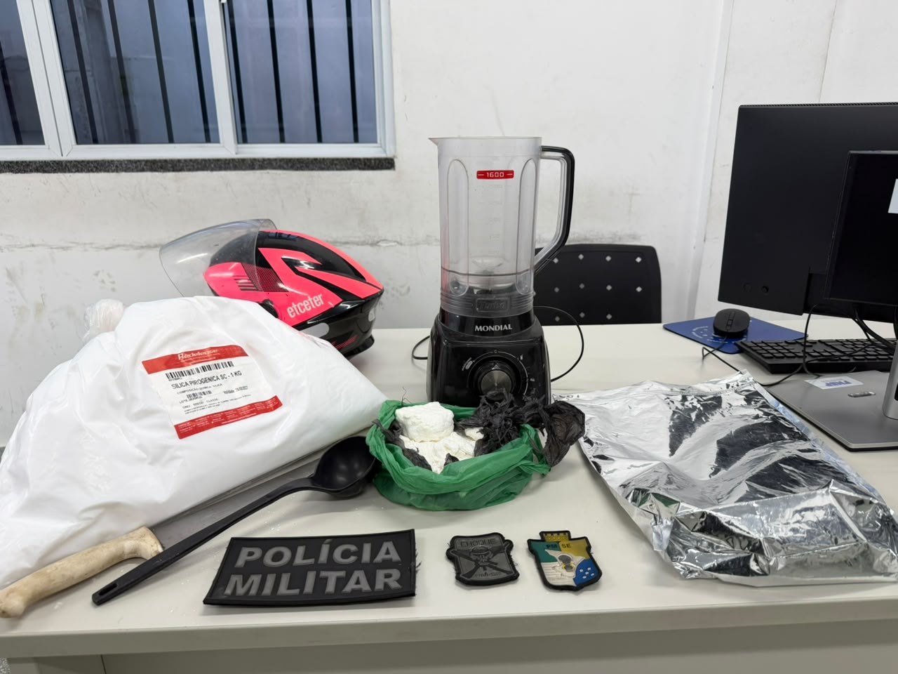 PM prende motociclista após colisão; apreende cocaína em Aracaju