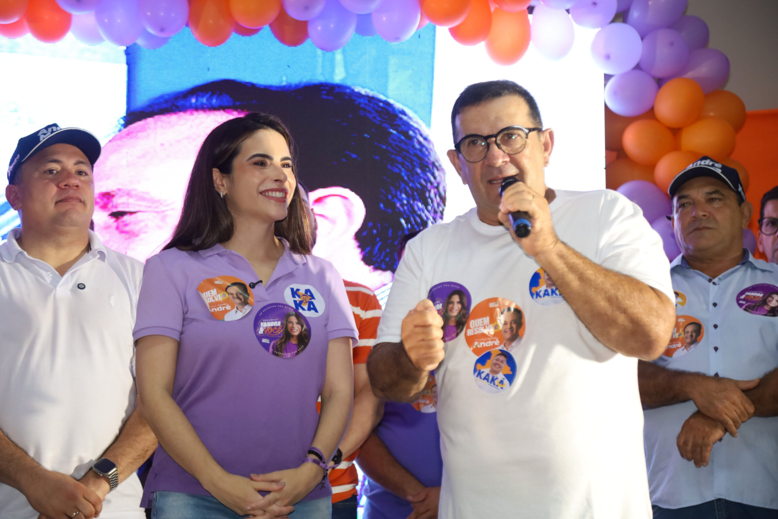 Prefeito Dilson oficializa apoio à reeleição de Yandra em encontro