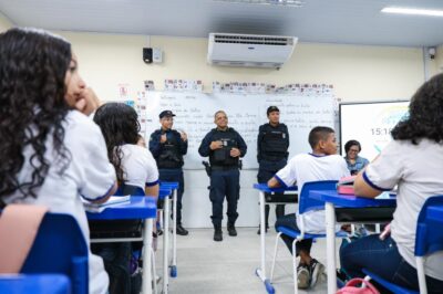 Ronda Escolar reforça prevenção em escolas municipais de Aracaju