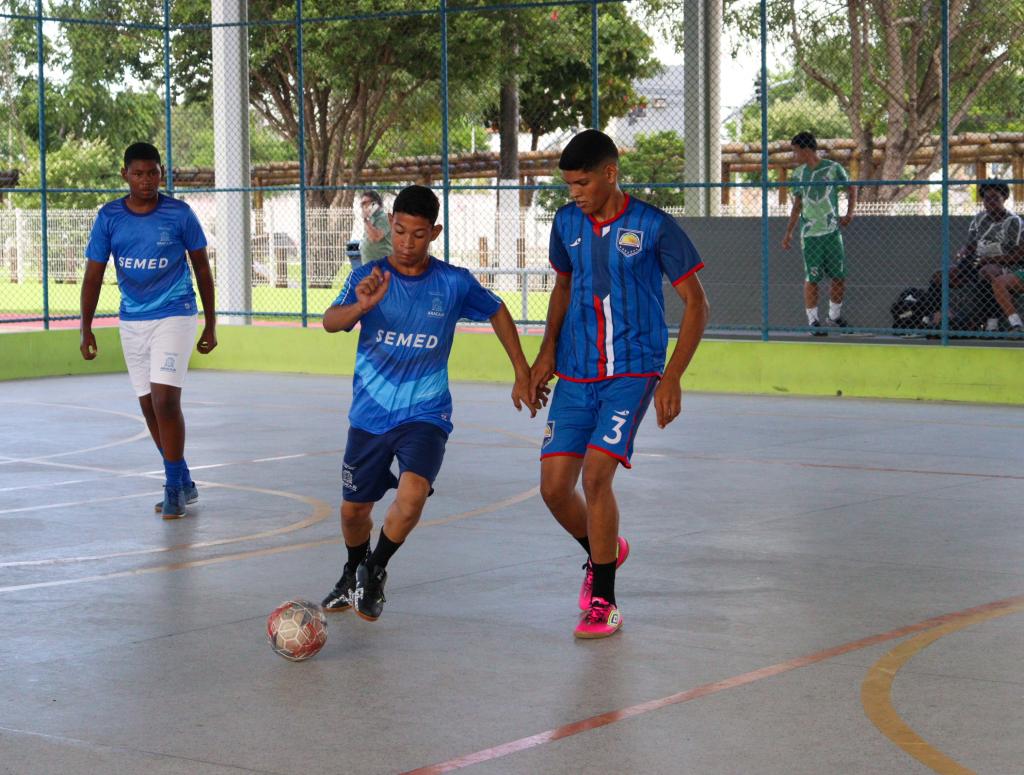 Semana da Juventude começa com futsal entre escolas em Aracaju