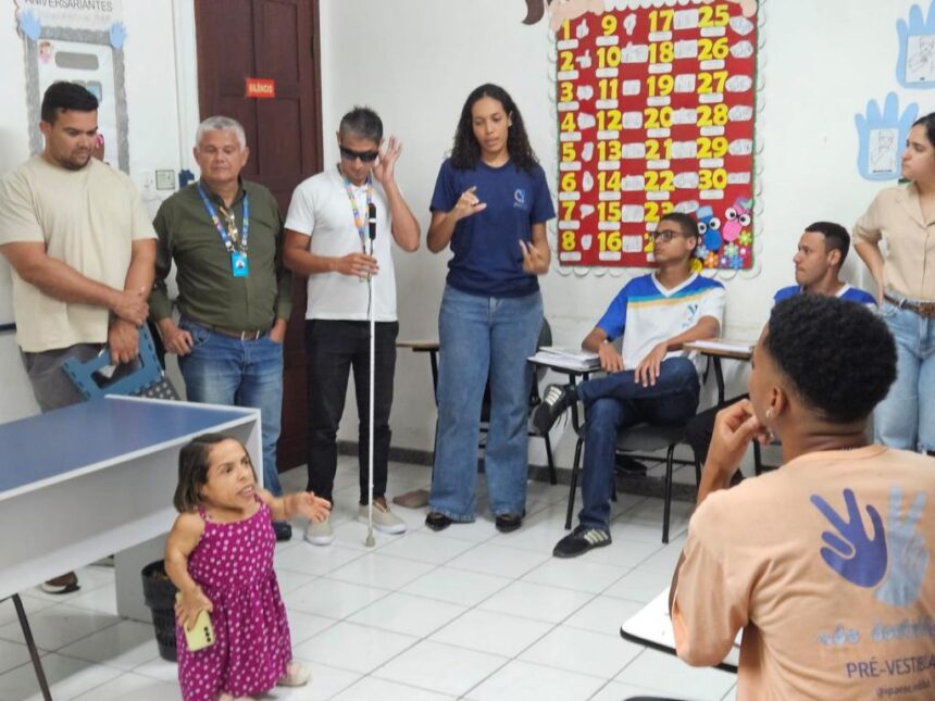 Semdef conhece trabalho de educação bilíngue do Ipaese em Sergipe