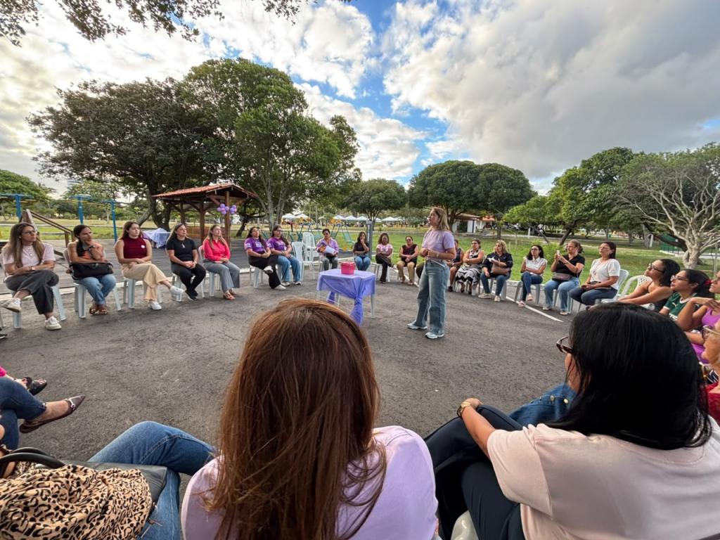 Servidoras da Emsurb participam de encontro do Agosto Lilás na Sementeira