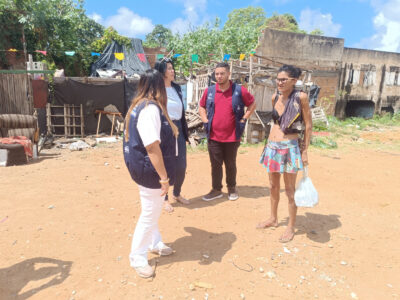 Três moradoras de ocupação atingida por incêndio recebem auxílio em Aracaju