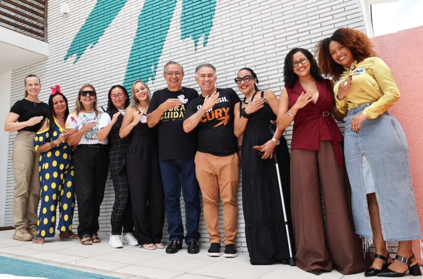 Eduardo Amorim ao lado de candidatas e candidatos do Avante em Sergipe