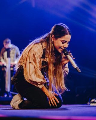 cantora Gabriela Rocha
