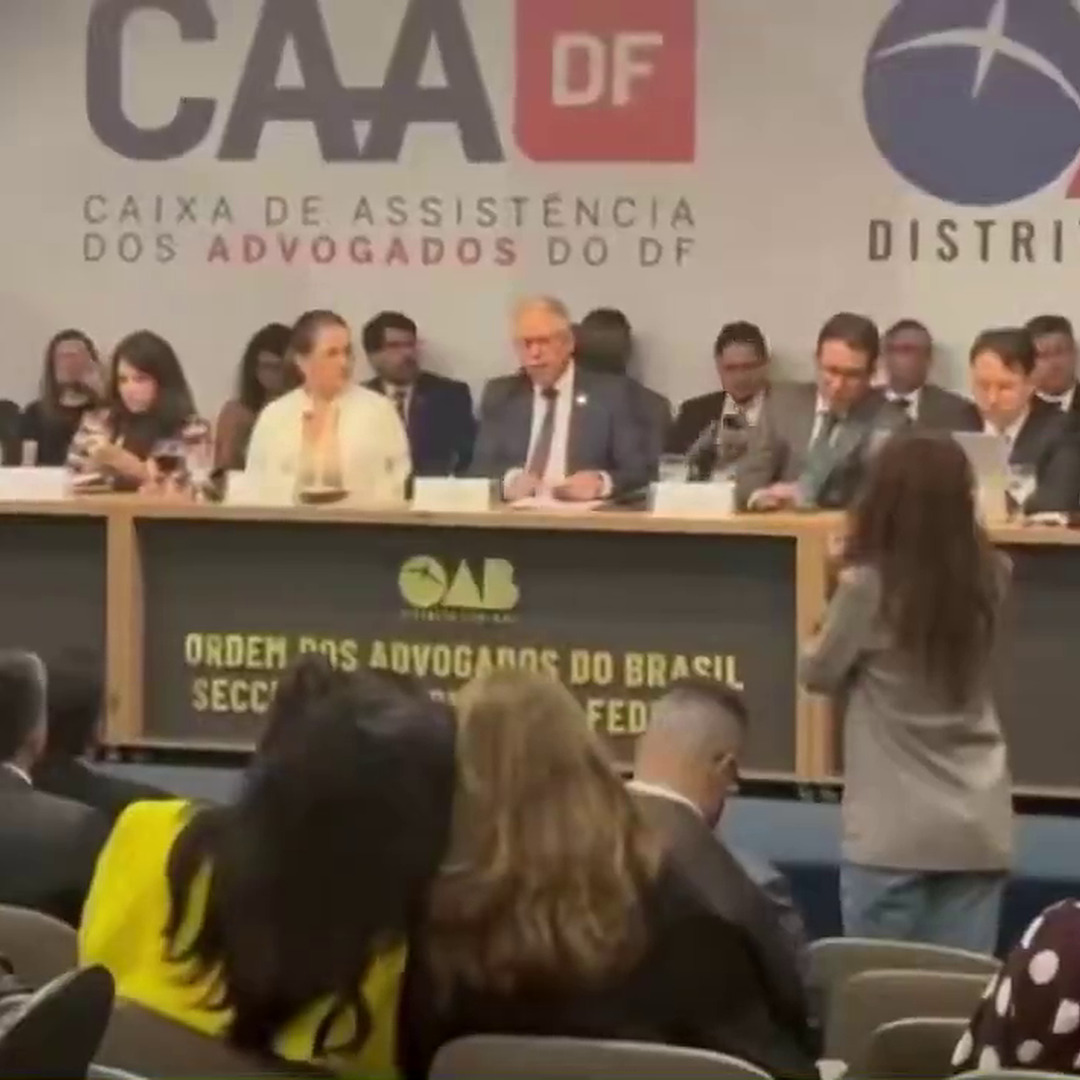 Sessão do Conselho Pleno da OAB-DF, em Brasília