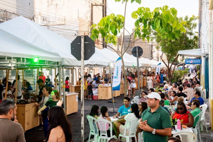 Centro Vivo transforma rua Pacatuba com gastronomia, artes e shows