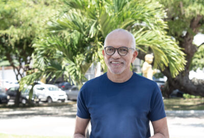 Edvaldo Nogueira participa de festa em Dores, visita Propriá e faz carreata