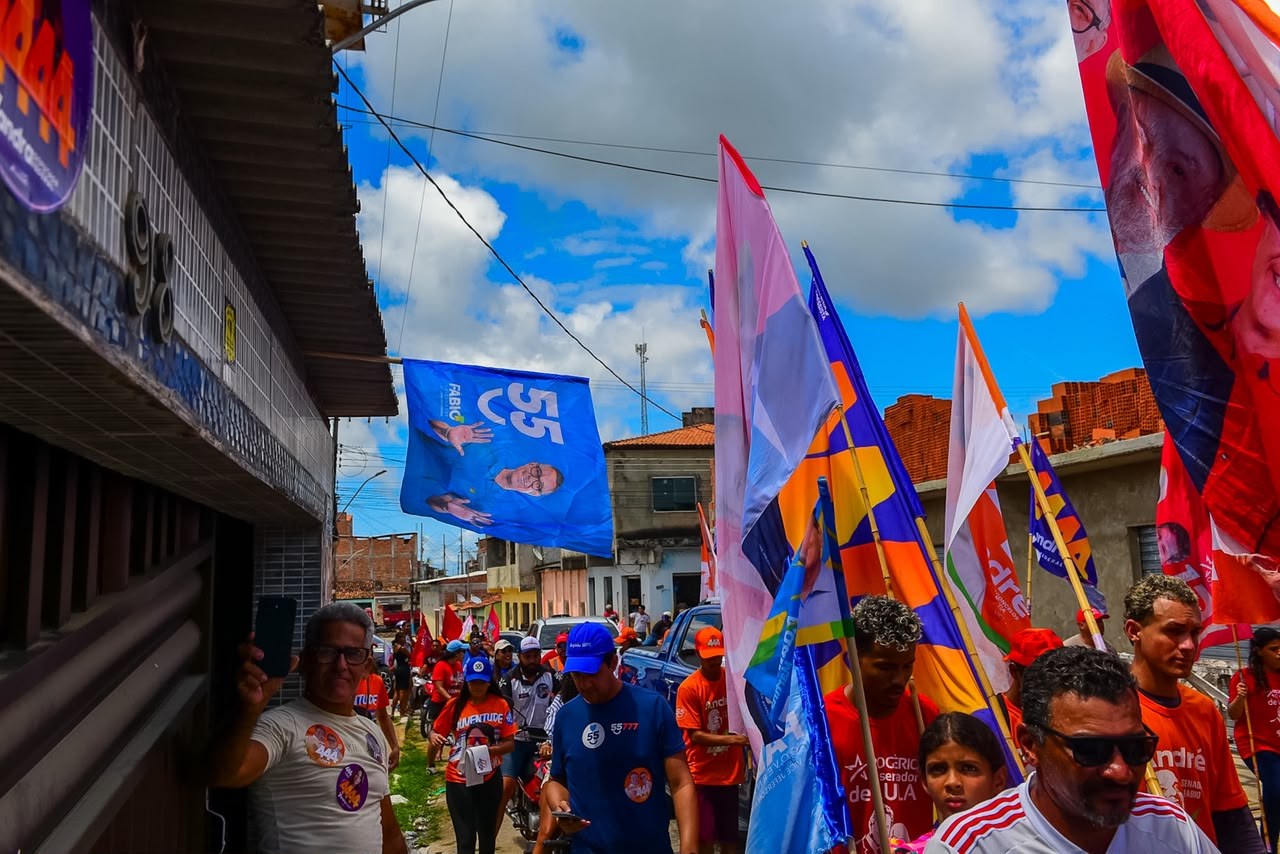 Apoiadores acompanham a carreata em Santo Amaro das Brotas