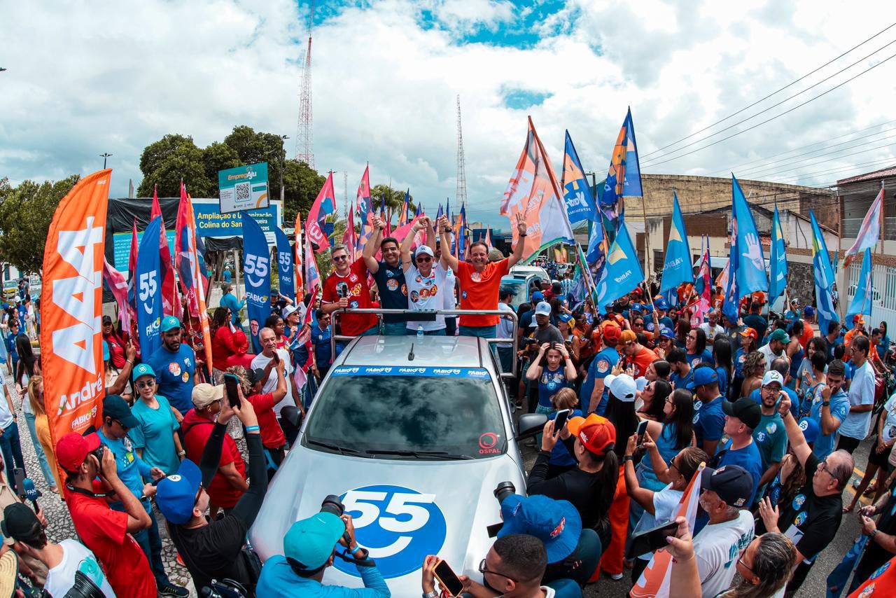 Governador Fábio Mitidieri durante carreata em Sergipe