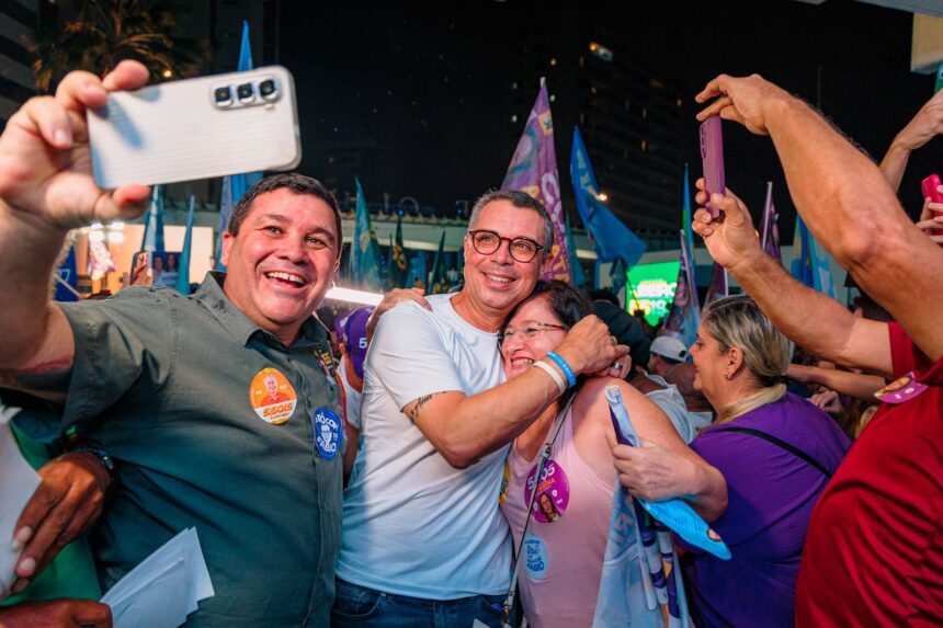 Governador Fábio Mitidieri e a deputada federal Delegada Katarina em ato de campanha em Aracaju