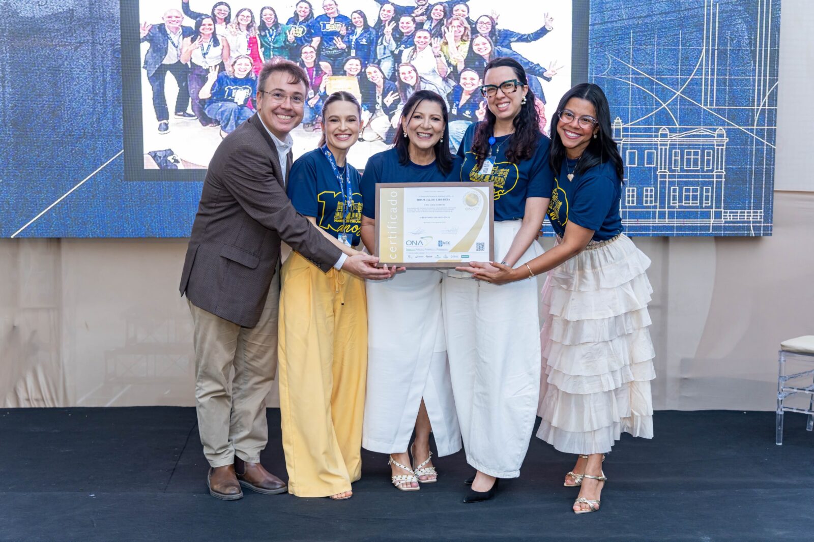Equipe do Hospital de Cirurgia com o certificado ONA Nível 3, em Aracaju