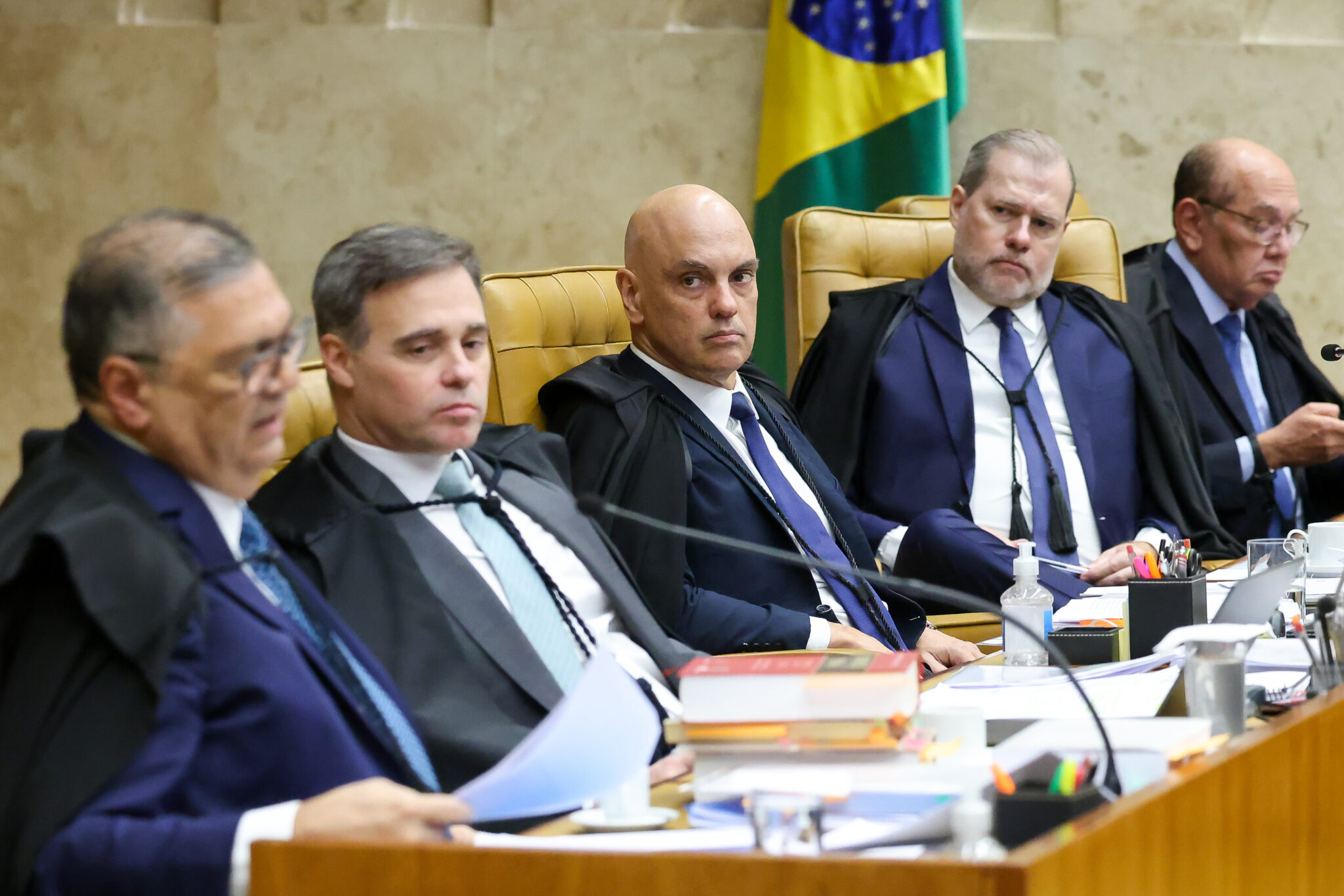 O ministro André Mendonça durante a sessão desta terça-feira
