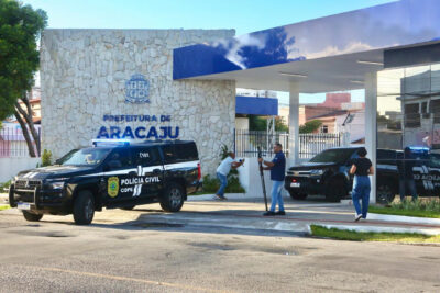 Polícia cumpre mandados contra esquema milionário na Educação de Aracaju