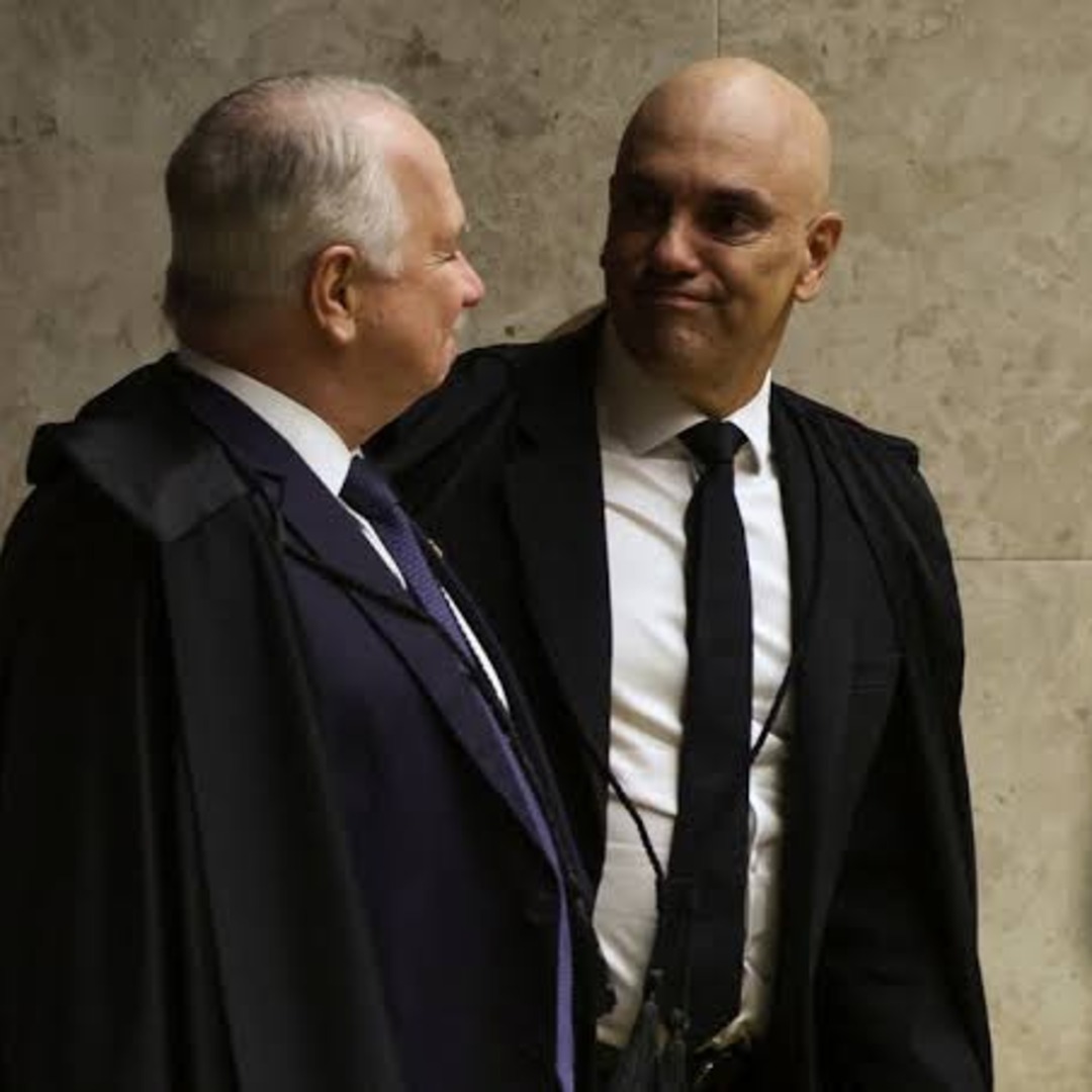 Edson Fachin e Alexandre de Moraes durante sessão