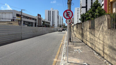 SMTT proíbe estacionamento na Av. Sílvio Teixeira; obra reduz faixa a partir de quinta