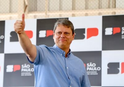 O governador de São Paulo, Tarcísio de Freitas, que declarou apoio à candidatura de Eduardo Amorim ao Senado