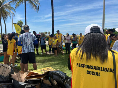UNINASSAU mobiliza voluntários para limpar a praia da Cinelândia