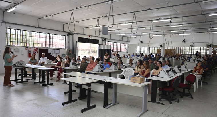 Urnas de Sergipe são carregadas e lacradas para eleições 2026