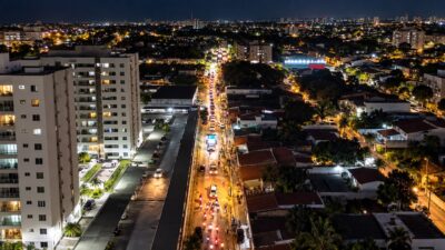 Cláudio Mitidieri durante a carreata no bairro 18 do Forte, em Aracaju