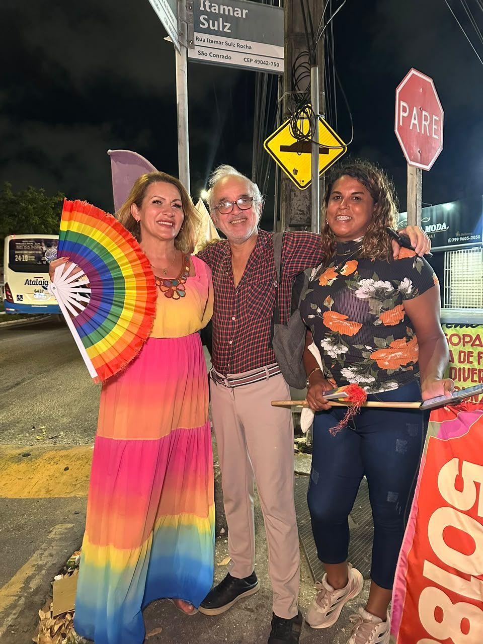 Apoiadores acompanham a agenda nos bairros